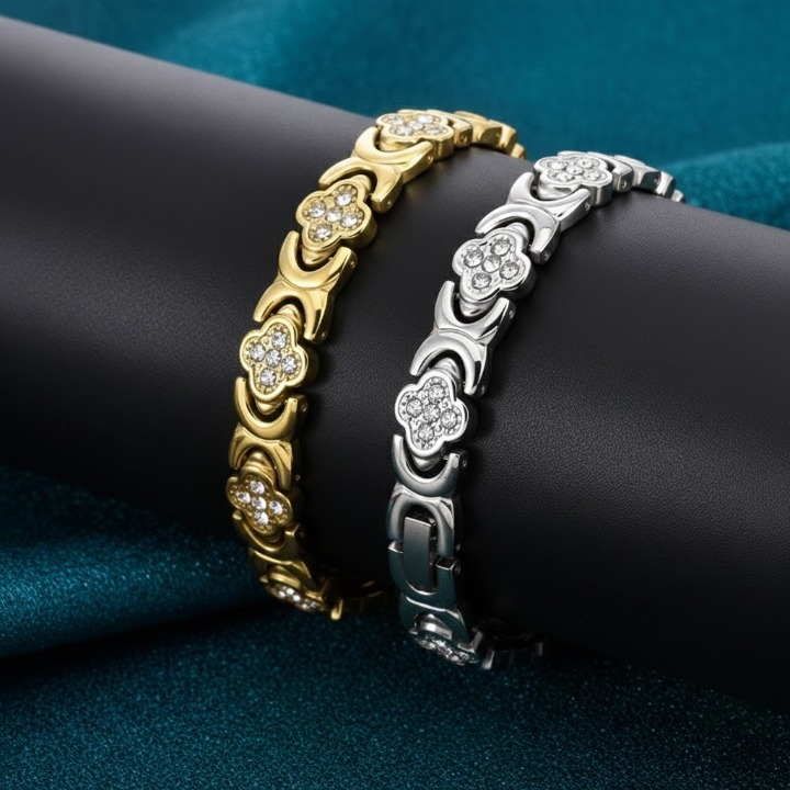 Classic Four-Leaf Clover Bracelet - Sparkling Zirconia Link Wristband